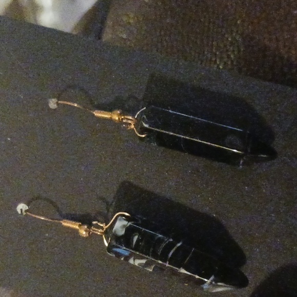 Jewelry - NIP - Dangling Black & White Marble Color Earrings